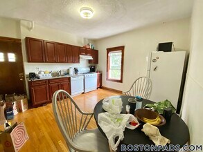 8 Webley St in Boston, MA - Foto de edificio - Building Photo