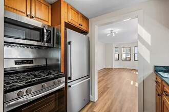 44 Vale St, Unit 1 in Boston, MA - Foto de edificio - Building Photo