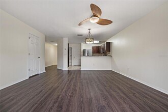 8505 Edgewater Pl Blvd in Tampa, FL - Building Photo - Building Photo