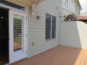 131 W Ridge Way, Unit 2082 in Roswell, GA - Foto de edificio - Building Photo