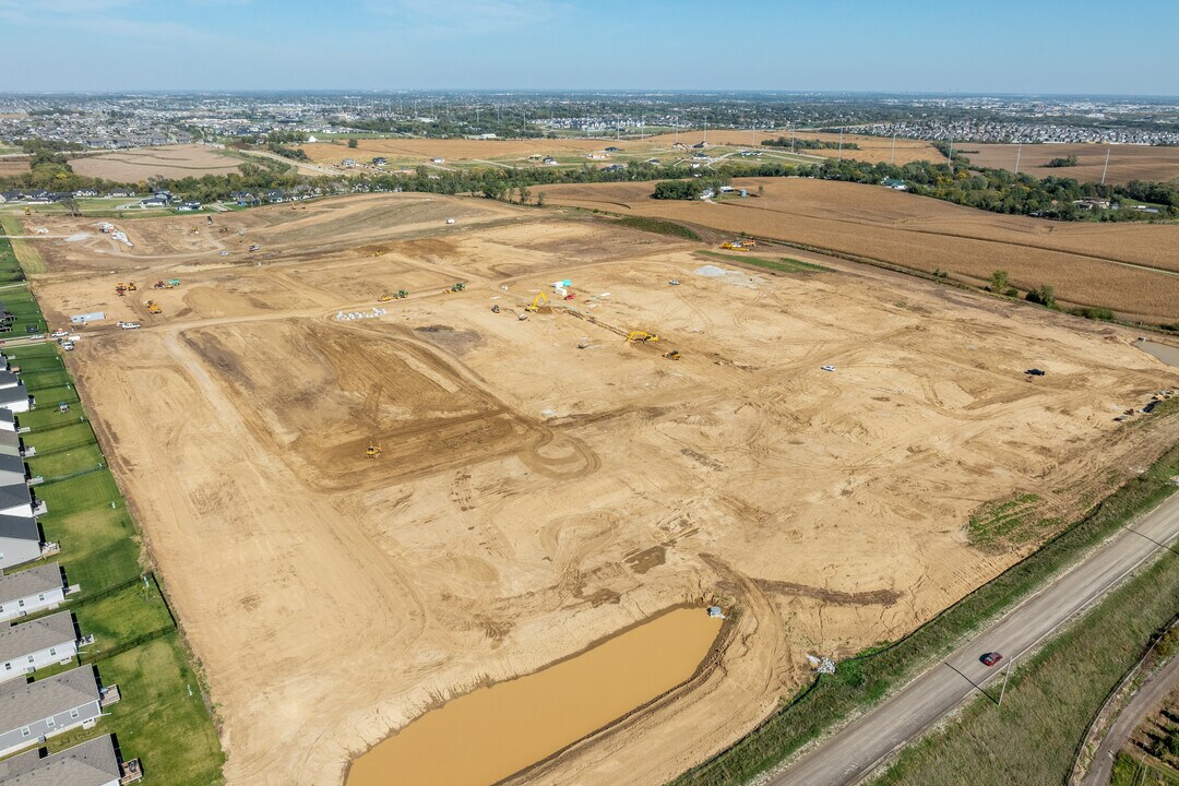 Teal Ridge Village in Gretna, NE - Building Photo