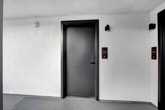 3355 Overland Ave, Unit 505 in Los Angeles, CA - Building Photo - Building Photo
