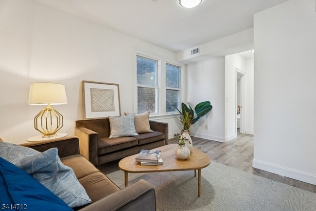 9 Wheeler St in Montclair, NJ - Building Photo - Building Photo