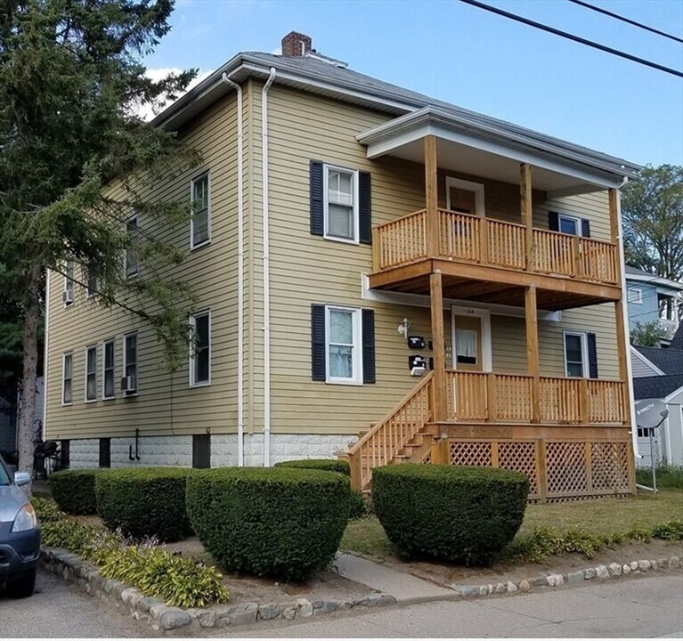 124 Dunham St-Unit -1 in Attleboro, MA - Building Photo