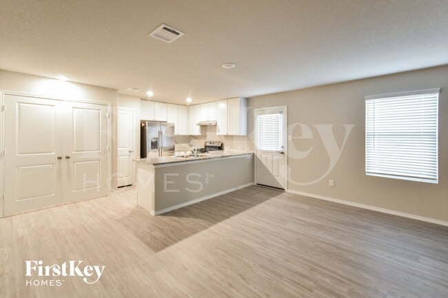 10815 Giacconi Dr in Converse, TX - Building Photo - Building Photo