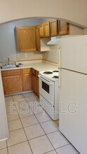 2207 NW Clay St in Topeka, KS - Building Photo - Building Photo
