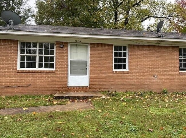 property at 1603 S Matthews Ave