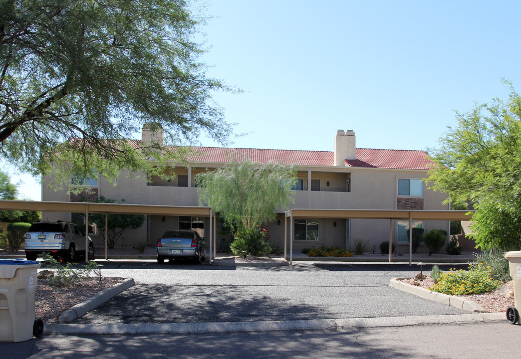 16705 Westby Dr in Fountain Hills, AZ - Foto de edificio