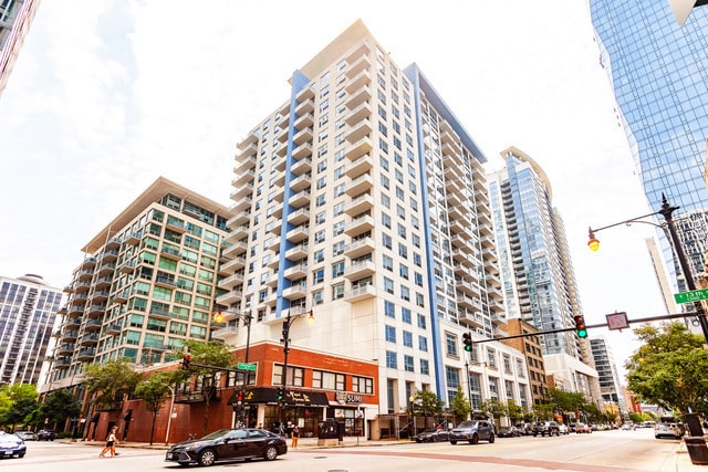 property at 1305 S Michigan Ave