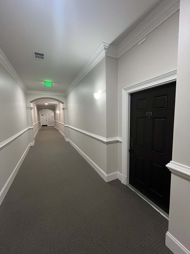 11 Perimeter Center E in Atlanta, GA - Building Photo - Building Photo