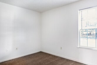 Mallard Cove Apartments in Midlothian, VA - Building Photo - Building Photo