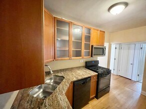 6318 N Mozart St in Chicago, IL - Building Photo - Building Photo