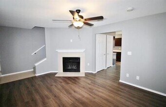 921 Cedar Terrace in Cedar Hill, TX - Building Photo - Building Photo