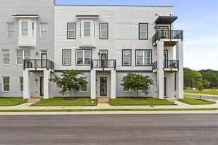 1077 Glen Opal Dr in Decatur, GA - Building Photo