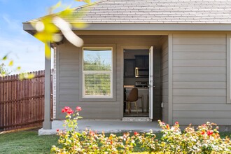 Covey Homes Azle in Azle, TX - Foto de edificio - Building Photo