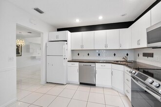 5153 Floria Dr in Boynton Beach, FL - Building Photo - Building Photo