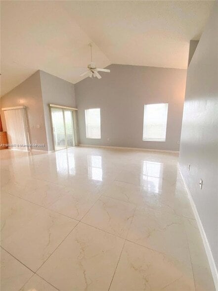 487 SE 20th Dr in Homestead, FL - Building Photo - Building Photo