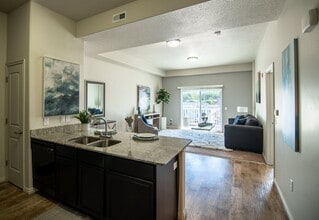 Cottages on 7th - 55+ Active Adult in Sandy, UT - Foto de edificio - Building Photo