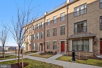 505 Triggerfish Dr in Forest Heights, MD - Building Photo - Building Photo