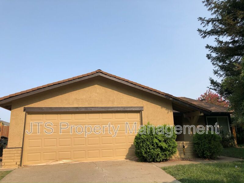 2836 Aquino Dr in Sacramento, CA - Building Photo