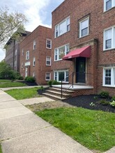 2668-2672 Mayfield Rd in Cleveland Heights, OH - Foto de edificio - Building Photo