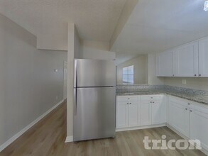 4930 44th Ave N in St. Petersburg, FL - Building Photo - Building Photo