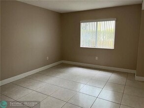 6255 SW 47th Manor in Davie, FL - Building Photo - Building Photo