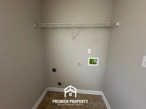 2280 Southern Woods Dr in Cordova, TN - Building Photo - Building Photo