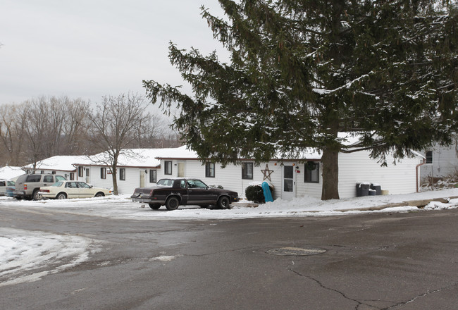 Freeland Village Apartments in Freeland, PA - Foto de edificio - Building Photo