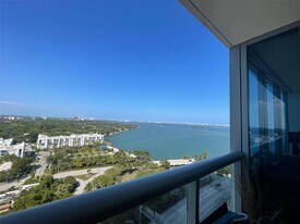 601 NE 36th St, Unit 3150 in Miami, FL - Building Photo