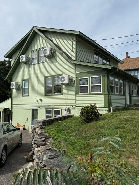 170 Walker Hill Rd in Groton, CT - Building Photo