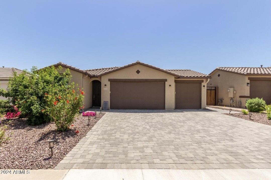 13335 W Briles Rd in Peoria, AZ - Building Photo