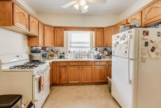 2433 W Dakin St, Unit 2 in Chicago, IL - Building Photo - Building Photo