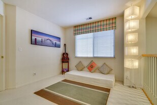 27479 Green Wood Rd in Hayward, CA - Building Photo