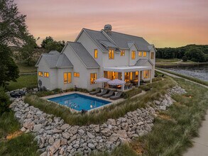 6736 Saugatuck Bch Rd in Saugatuck, MI - Building Photo - Building Photo