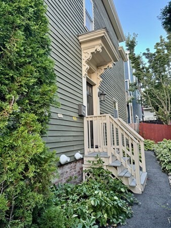 37 Union St, Unit 3 in Salem, MA - Building Photo