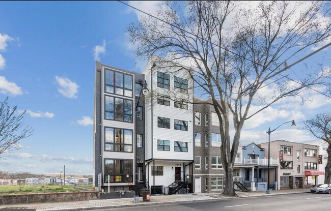 2011 Benning Rd NE in Washington, DC - Building Photo - Building Photo