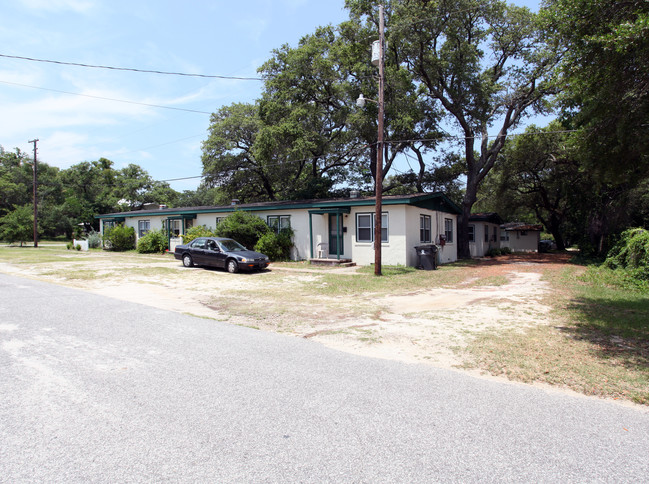 The Oaks in Southport, NC - Building Photo - Building Photo