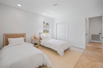 681 Daytonia Rd in Miami Beach, FL - Building Photo - Building Photo