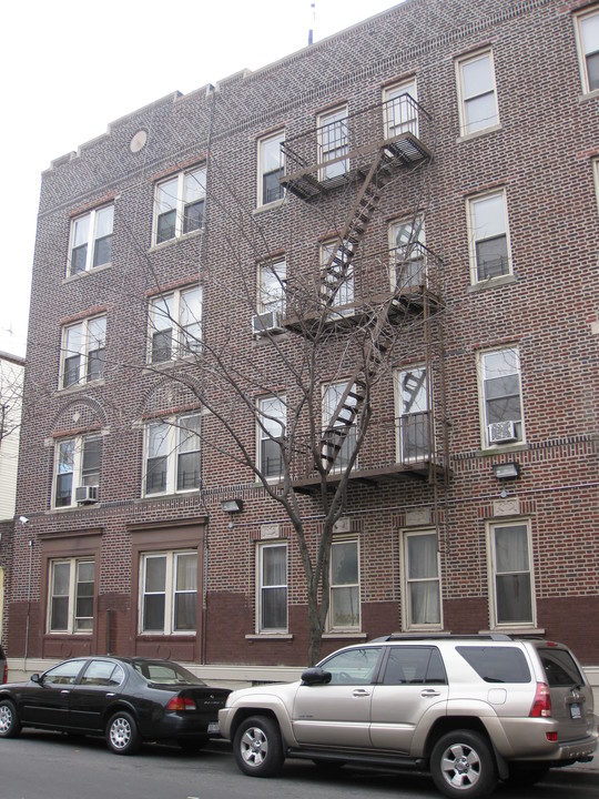 2902 Cortelyou Rd in Brooklyn, NY - Foto de edificio