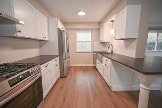 7011 Stadium Dr in Brecksville, OH - Building Photo - Building Photo