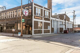 200 River Place Dr, Unit Loft 20 in Detroit, MI - Building Photo - Building Photo