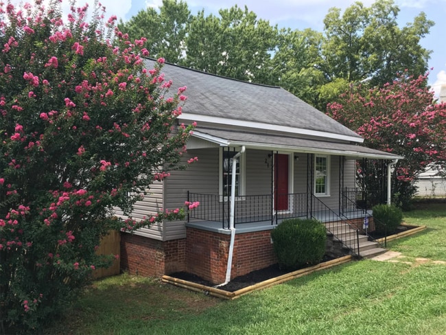 21 Traction St in Greenville, SC - Foto de edificio - Building Photo