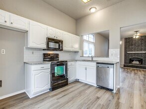 428 Surrey Pl in Mesquite, TX - Building Photo - Building Photo