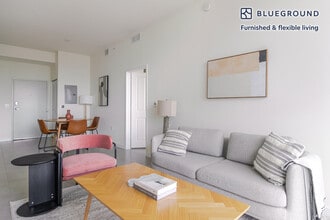 729 NW 2nd St in Miami, FL - Foto de edificio - Building Photo