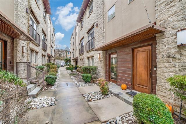property at 2927 Thomas Ave