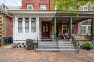 329 E Union St in Burlington, NJ - Building Photo