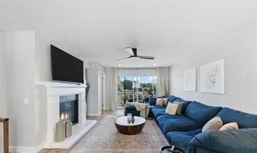 6435 Kanan Dume Rd, Unit 37 in Malibu, CA - Building Photo - Building Photo