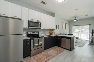 Buffalo at Arlington in Arlington, TX - Building Photo - Interior Photo