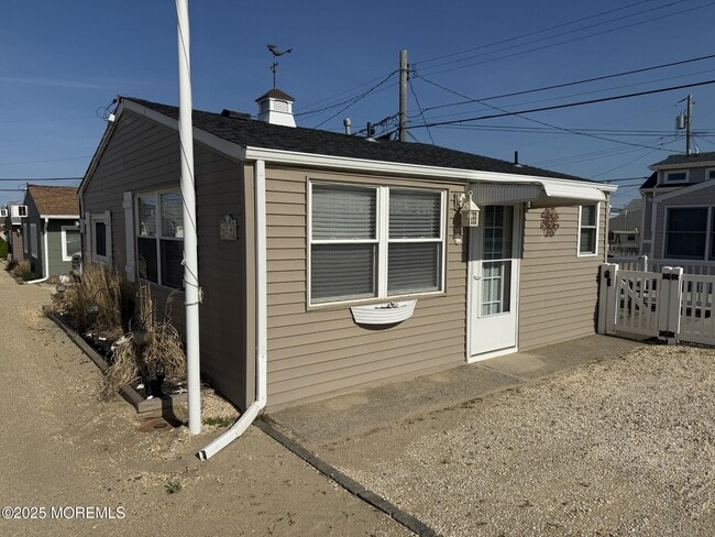 property at 24 E Amber Jack Way